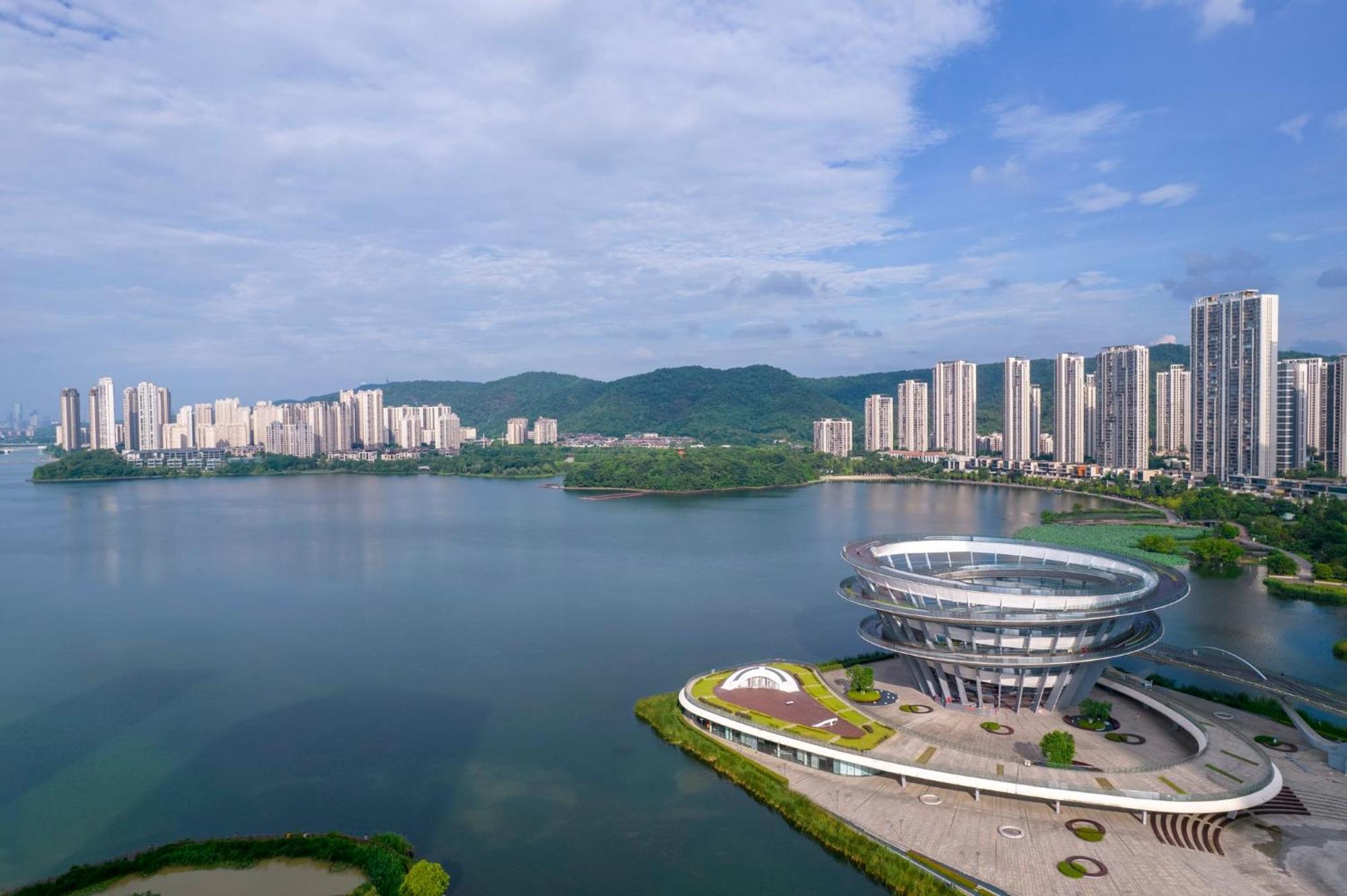 Hotel Indigo Changsha Meixi Lake Kültér fotó